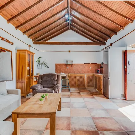 La Bellotita-galdar Holiday home *